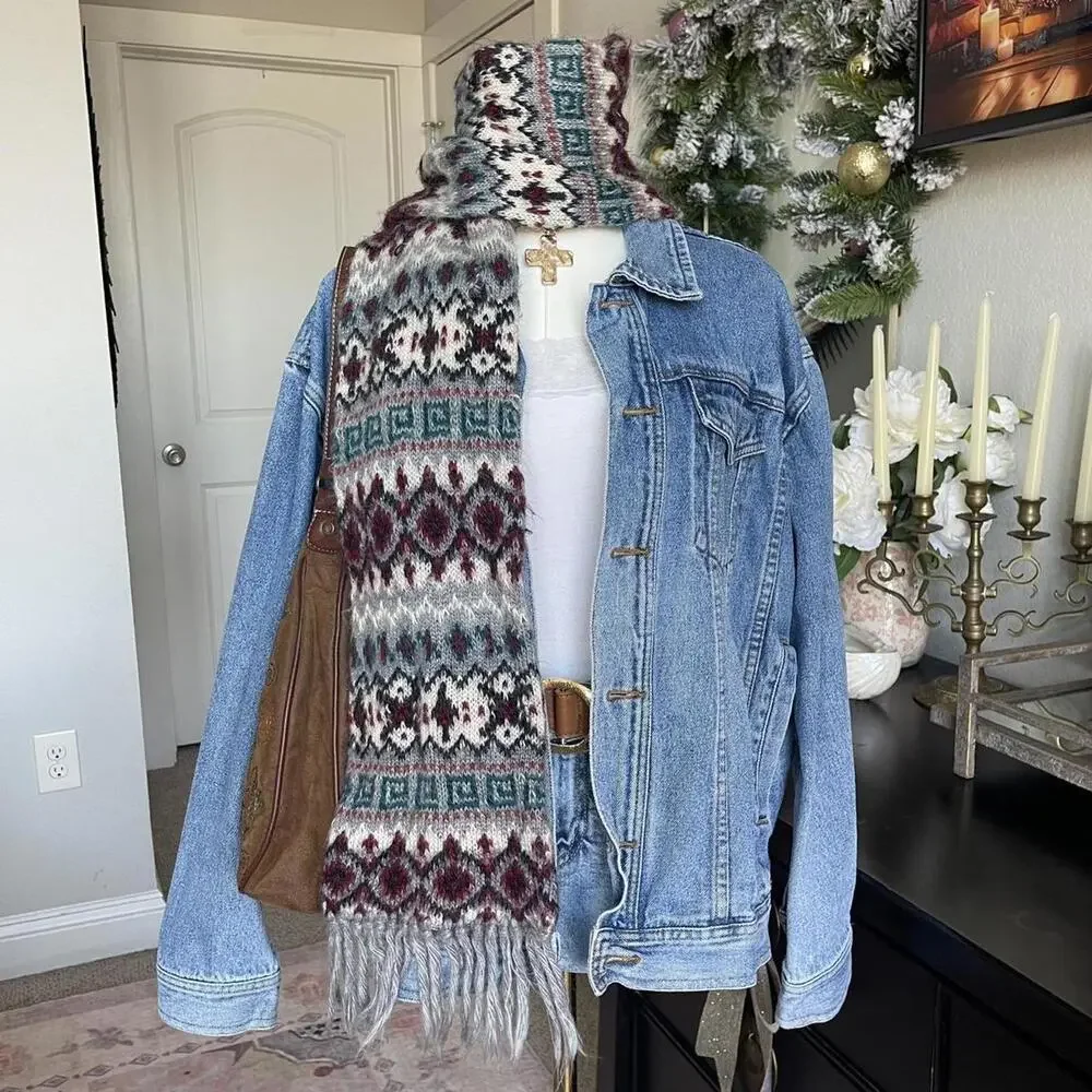 Aztec Knit Scarf - Picture 2 of 3